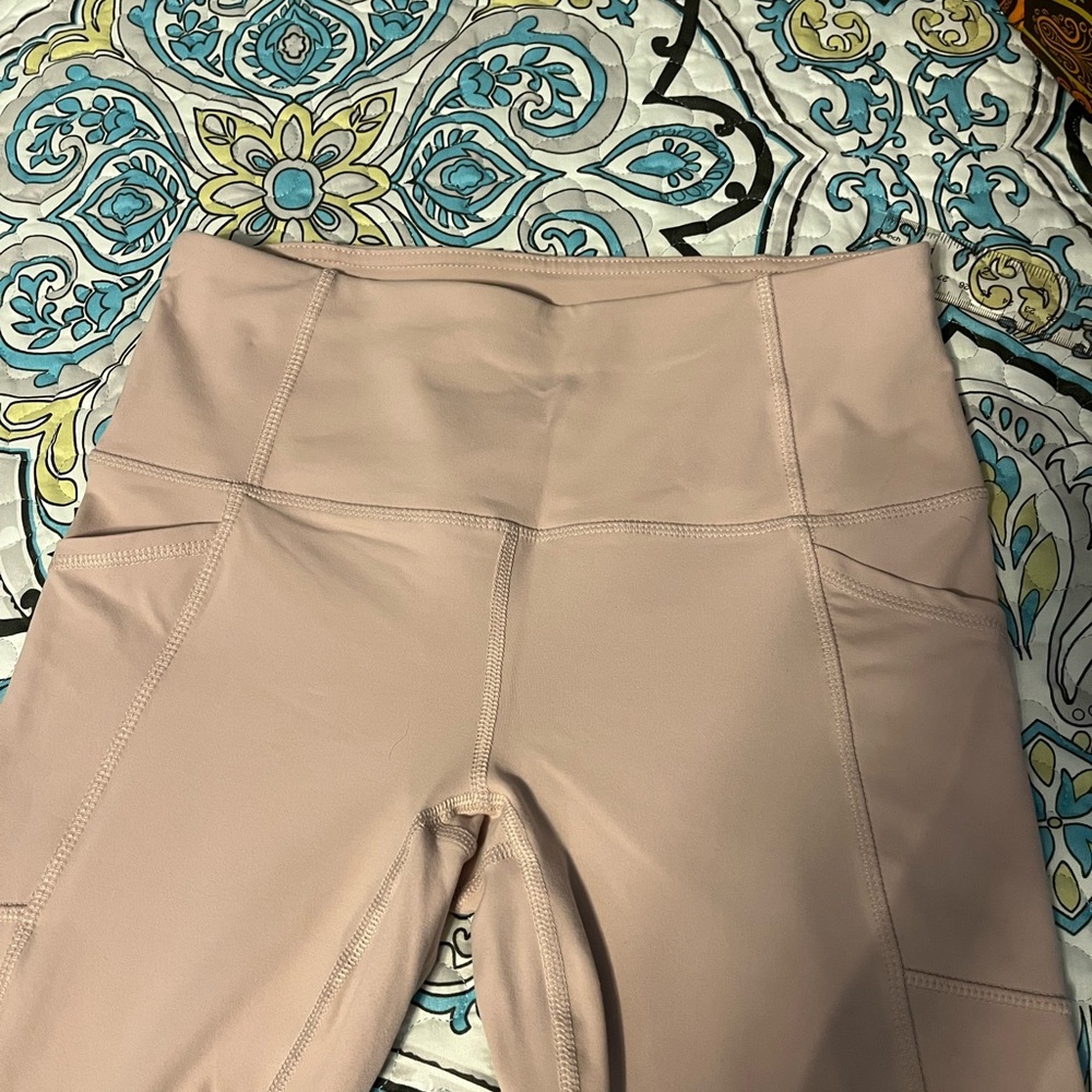RBX Workout Capri leggings with pockets. Size Medium, Pink